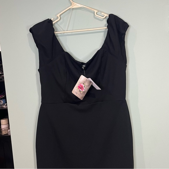 6/$25
Lily Rose Elegant Black Midi Dress - Picture 10 of 12